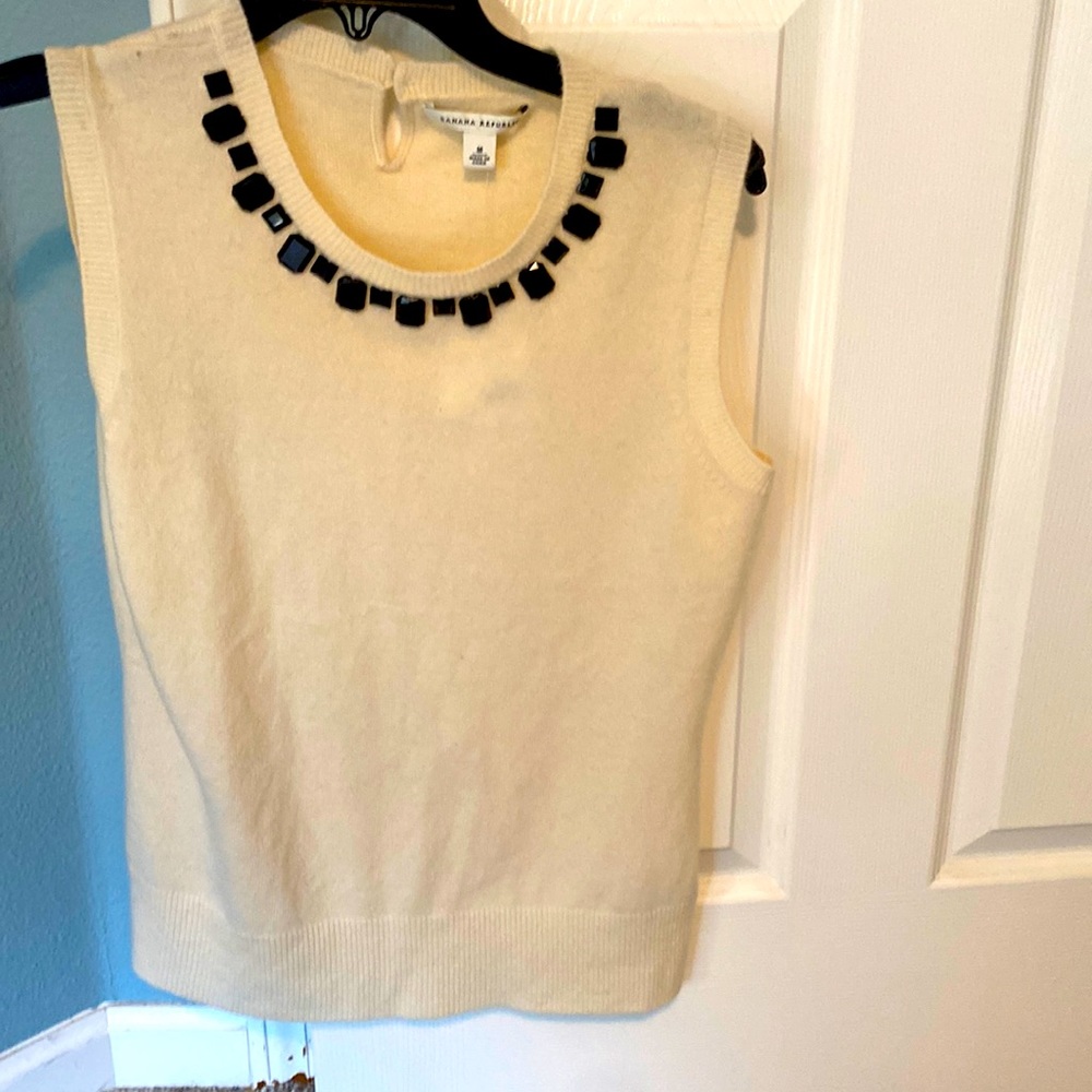 Banana Republic sleeveless cream top